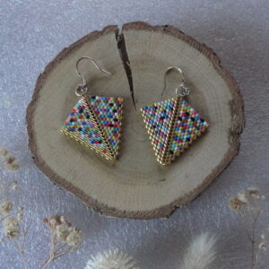 Boucle d'oreille triangle multicolore