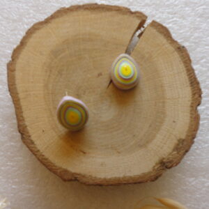 Clous d'oreilles: quilling forme géométrique
